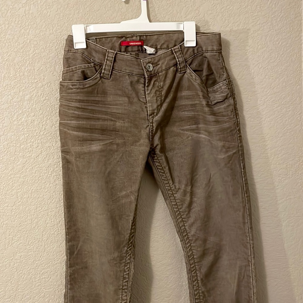 Unionbay brown corduroy straight leg low rise jeans.